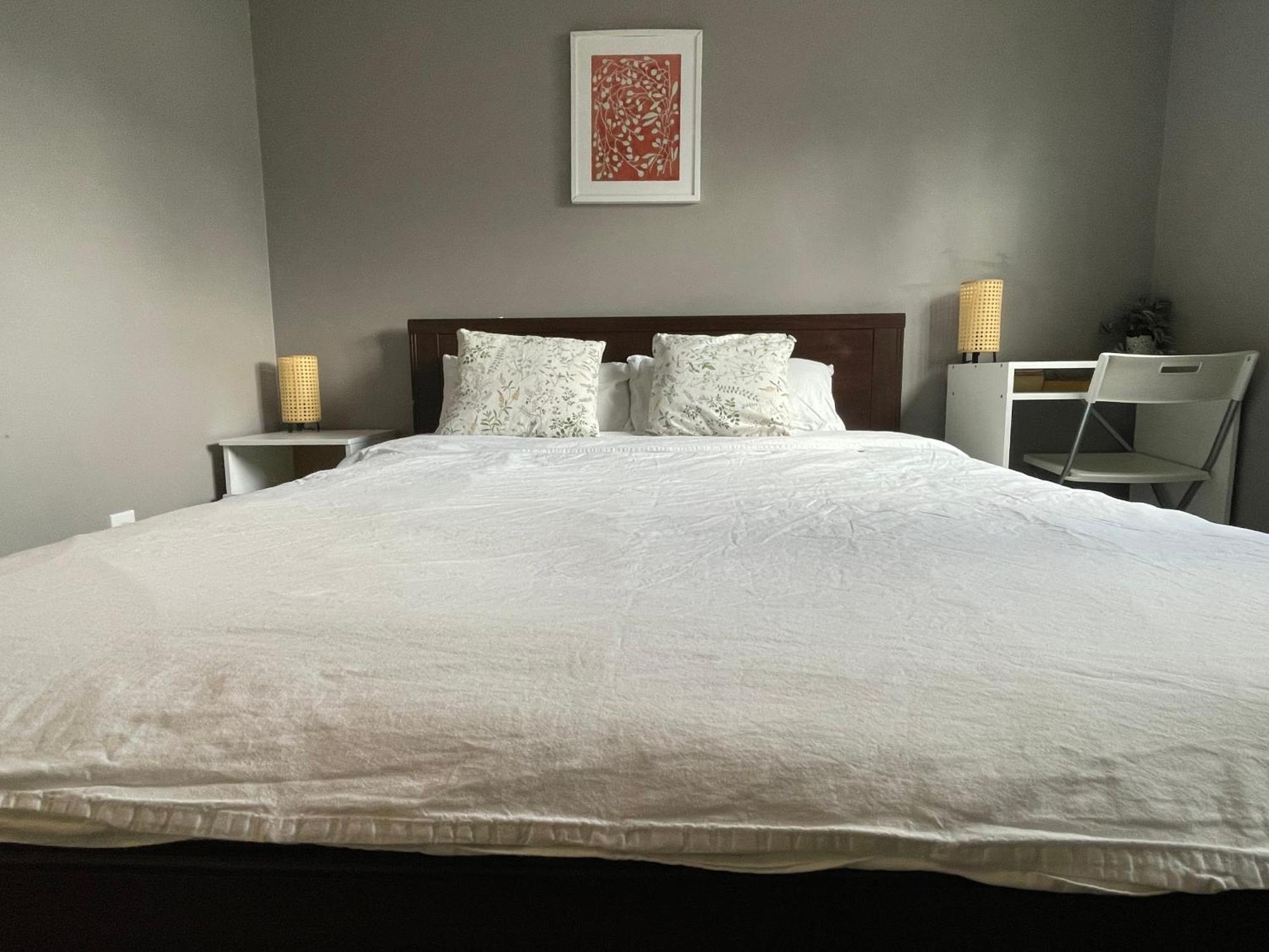 Private Room With Queen Bed In Richmond 202 المظهر الخارجي الصورة